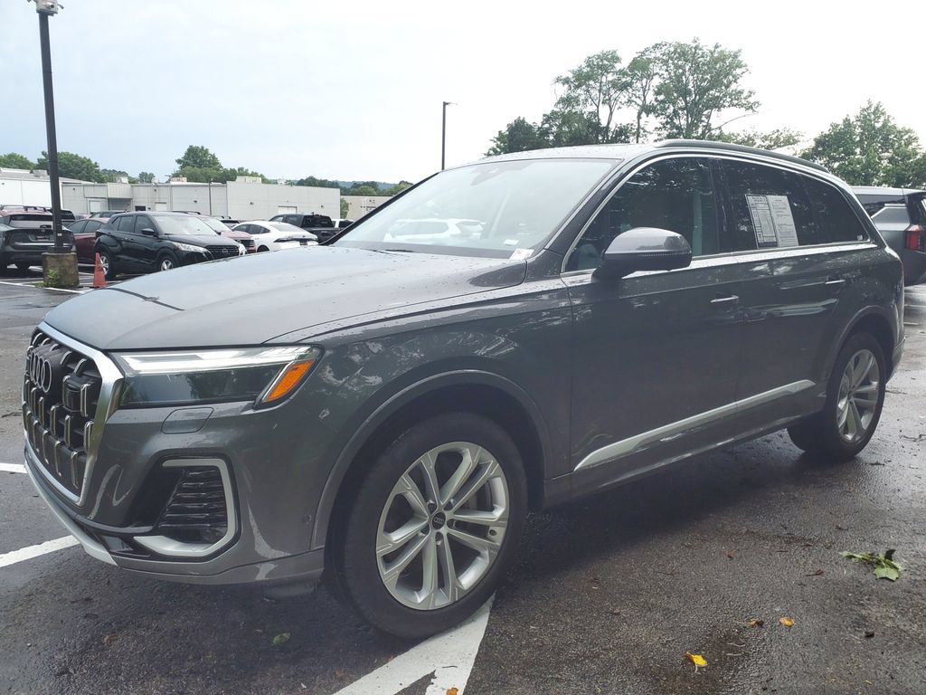 Used 2025 Audi Q7 3.0T Premium Plus AWD/4WD image 3