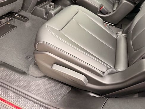 New 2025 Jeep Grand Cherokee L Limited image 18