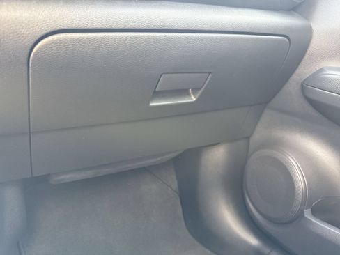 Used 2021 Nissan Kicks SR w/ Exterior Package FWD image 34