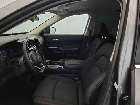 Used 2022 Nissan Pathfinder S AWD/4WD image 17