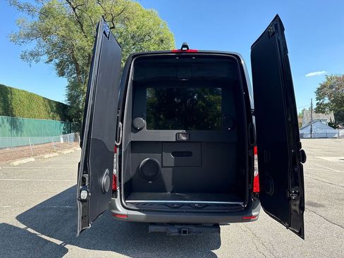 Used 2019 Mercedes-Benz Sprinter 170 w/ Driver Convenience Package image 32