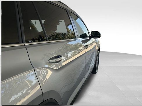 New 2026 Volkswagen Atlas SE FWD image 32