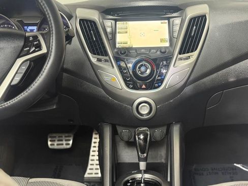 Used 2012 Hyundai Veloster w/ Style Pkg FWD image 14