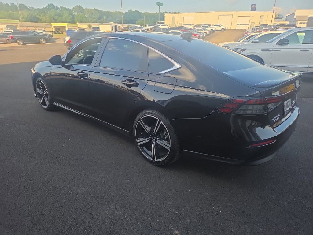 Used 2025 Honda Accord Sport image 6