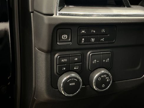 Used 2025 Chevrolet Tahoe LT image 28