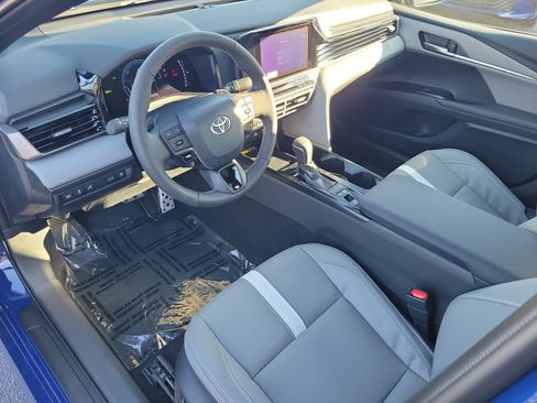 Used 2026 Toyota Camry SE image 15