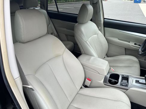 Used 2013 Subaru Outback 2.5i Premium w/ All-Weather Pkg AWD/4WD image 19