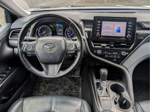 Used 2022 Toyota Camry SE w/ Cold Weather Package image 24