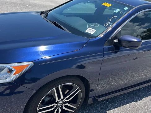 Used 2017 Honda Accord Sport image 2