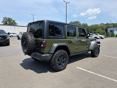 Used 2023 Jeep Wrangler Unlimited w/ Cold Weather Group AWD/4WD image 8
