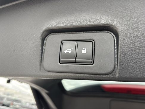 Used 2023 Nissan Rogue SL image 17