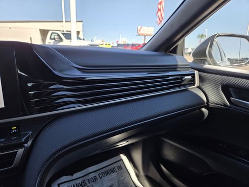 Used 2025 Toyota Camry SE image 28