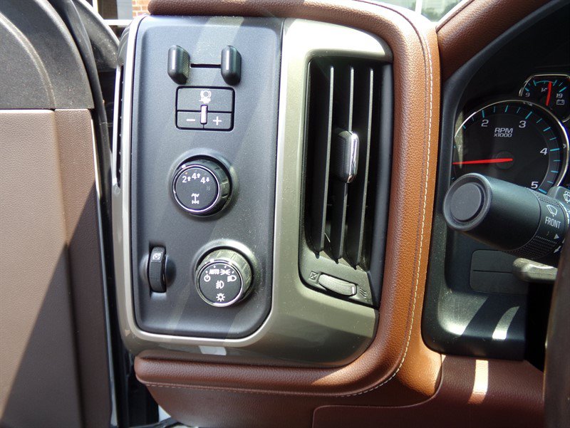 Used 2019 Chevrolet Silverado 2500 High Country w/ Duramax Plus Package AWD/4WD image 40
