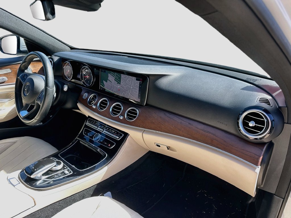 Used 2017 Mercedes-Benz E 300 4MATIC image 31