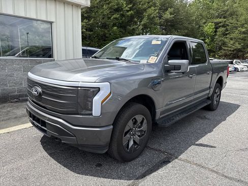 Used 2025 Ford F150 Lightning Lariat w/ Max Trailer Tow Package AWD/4WD image 8