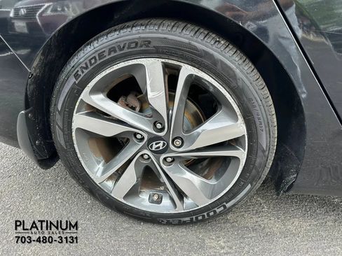 Used 2014 Hyundai Elantra Limited w/ Option Group 03 FWD image 18