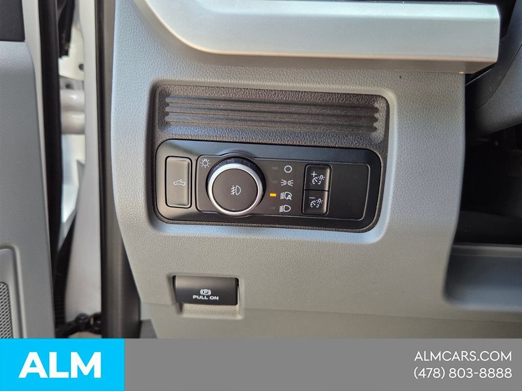 Used 2025 Ford F350 XLT AWD/4WD image 27