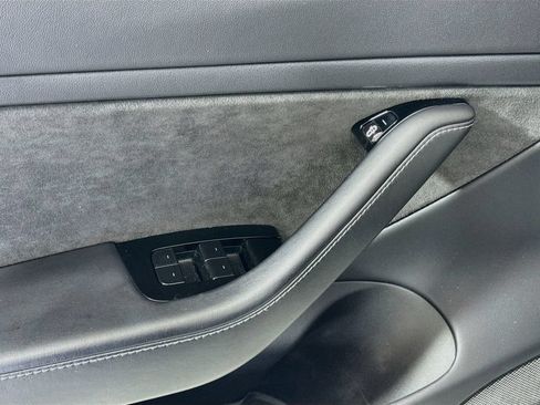 Used 2018 Tesla Model 3 Long Range RWD image 14