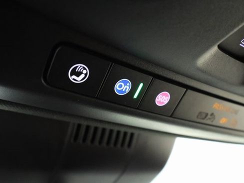 Certified 2023 GMC Yukon Denali Ultimate image 19