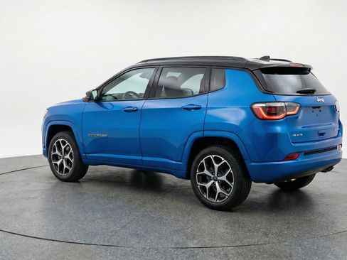 Used 2025 Jeep Compass Limited AWD/4WD image 6