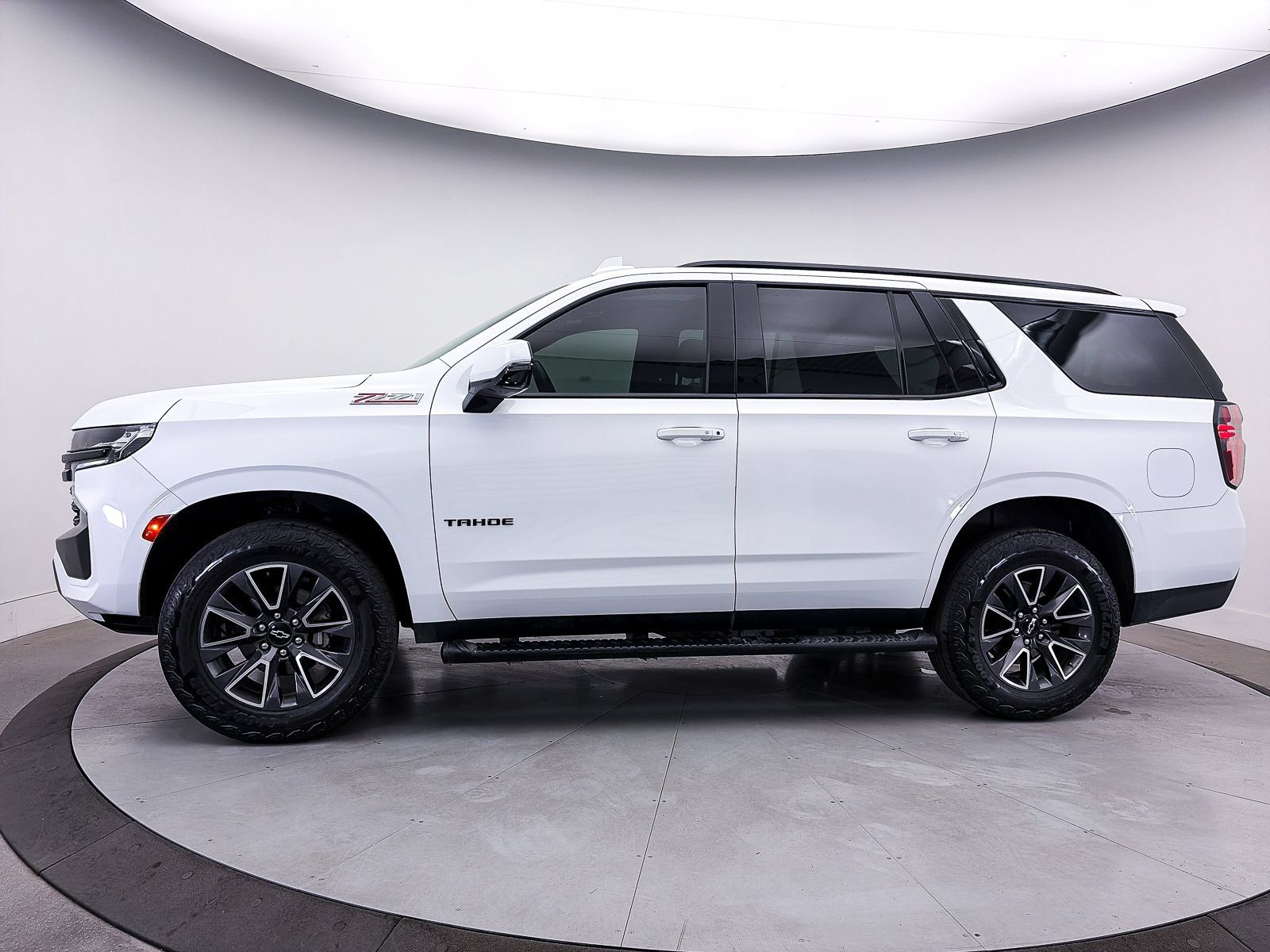 Used 2023 Chevrolet Tahoe Z71 w/ Luxury Package AWD/4WD image 42
