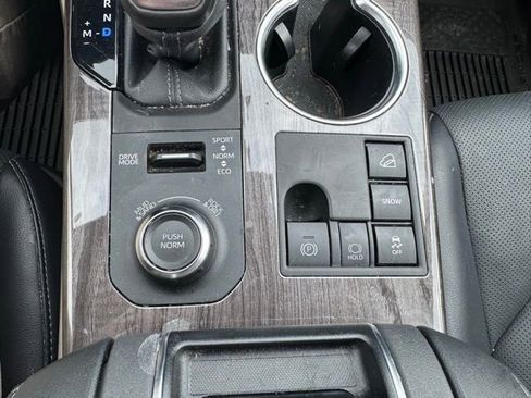 Used 2023 Toyota Highlander Platinum image 30