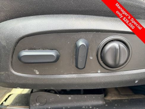 Used 2023 GMC Acadia SLE w/ Driver Convenience Package AWD/4WD image 16