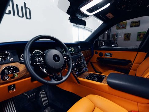 Used 2021 Rolls-Royce Cullinan image 12