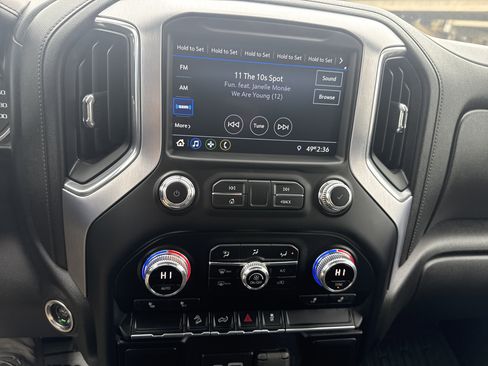 Used 2022 GMC Sierra 1500 SLE image 26