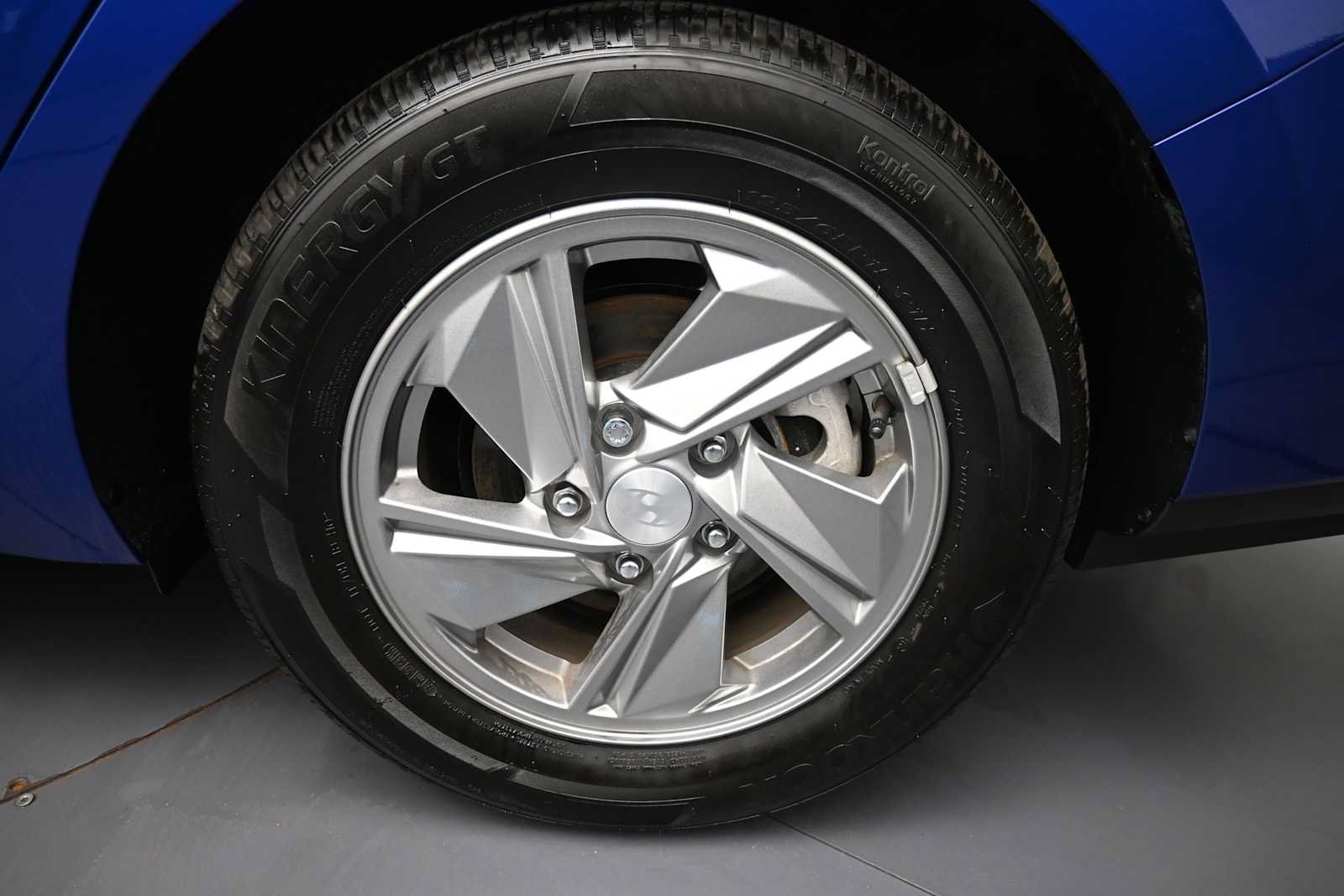 Certified 2025 Hyundai Elantra SE w/ Cargo Package FWD image 14