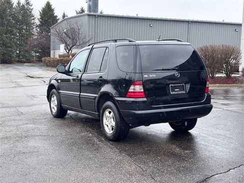 Used 2001 Mercedes-Benz ML 320 4MATIC image 3