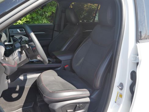Certified 2025 Ford Explorer ST AWD/4WD image 38
