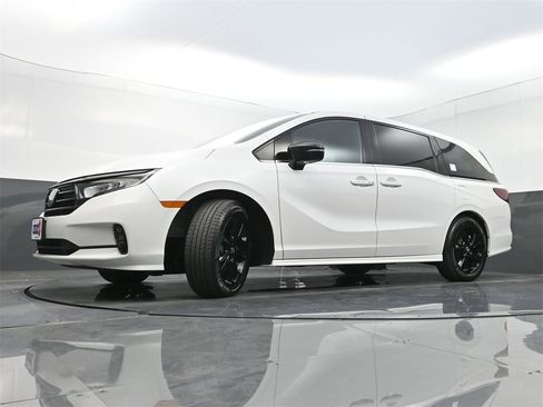 Used 2023 Honda Odyssey Sport image 29