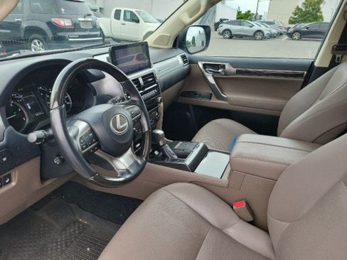 Used 2022 Lexus GX 460 Premium w/ Accessory Package AWD/4WD image 8