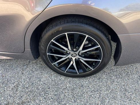 Used 2024 Toyota Camry SE image 8