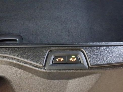 Certified 2022 BMW X7 xDrive40i w/ Premium Package image 15