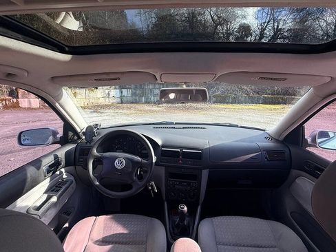 Used 2001 Volkswagen Golf GLS image 19