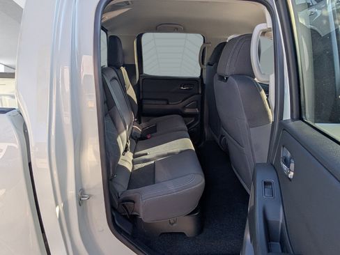 Certified 2025 Nissan Frontier SV image 11