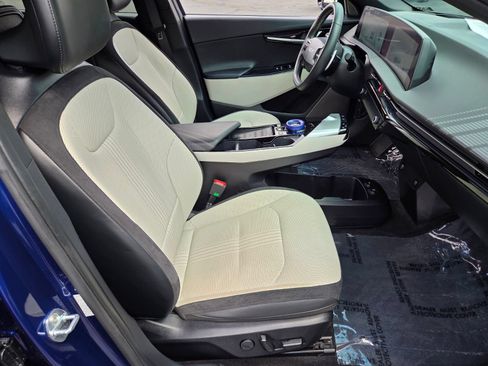Used 2022 Kia EV6 GT-Line w/ GT-Line White Seat Package RWD image 16