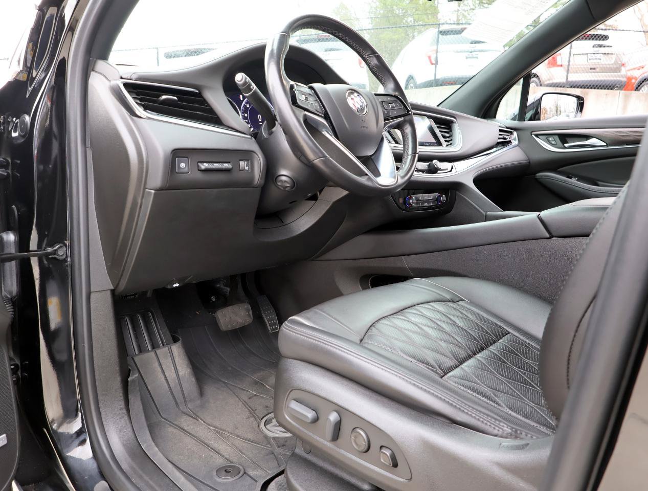Used 2022 Buick Enclave Avenir w/ Avenir Technology Package FWD image 43