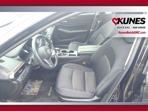 Used 2024 Nissan Altima 2.5 SV image 13