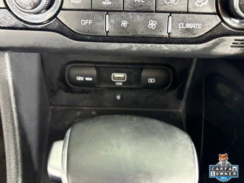 Used 2022 Kia Niro EX FWD image 24