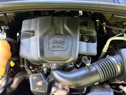 Used 2022 Jeep Grand Cherokee Summit AWD/4WD image 23