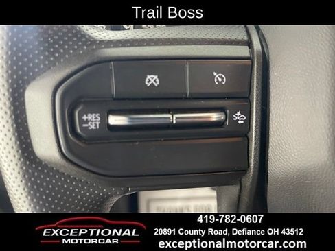 Used 2024 Chevrolet Colorado Trail Boss w/ Technology Package AWD/4WD image 38
