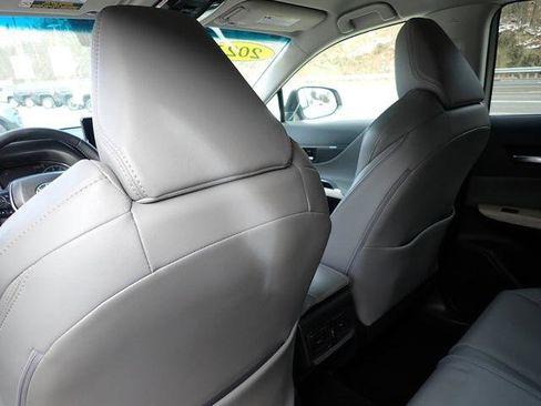 Certified 2021 Toyota Venza XLE image 16