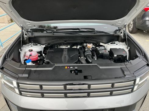 Used 2025 Hyundai Santa Fe SEL FWD image 35