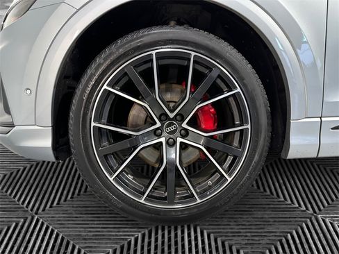 Used 2023 Audi Q8 Premium Plus image 12