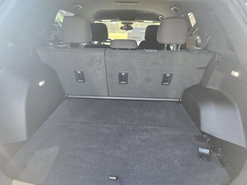 Used 2025 Chevrolet Equinox LT image 7