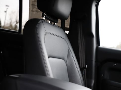 Certified 2025 Land Rover Defender 110 X-Dynamic SE image 13