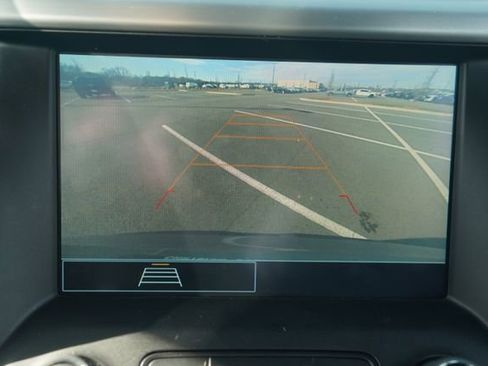 Used 2023 GMC Acadia SLE w/ Driver Convenience Package image 28